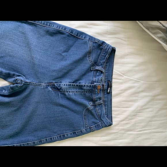 FashionNova Classic High Waist Skinny Jeans Size 7 - Picture 4 of 7